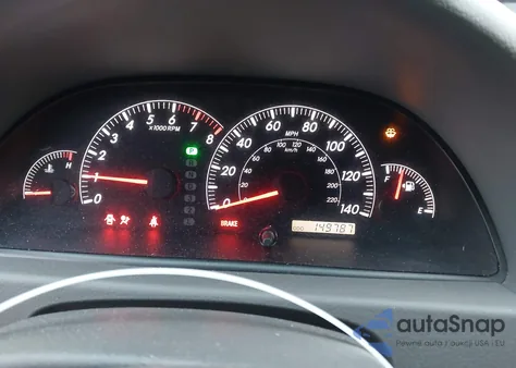 2005 Toyota Camry Le z USA, uszkodzony, nr VIN 4T1BE32K05U082561